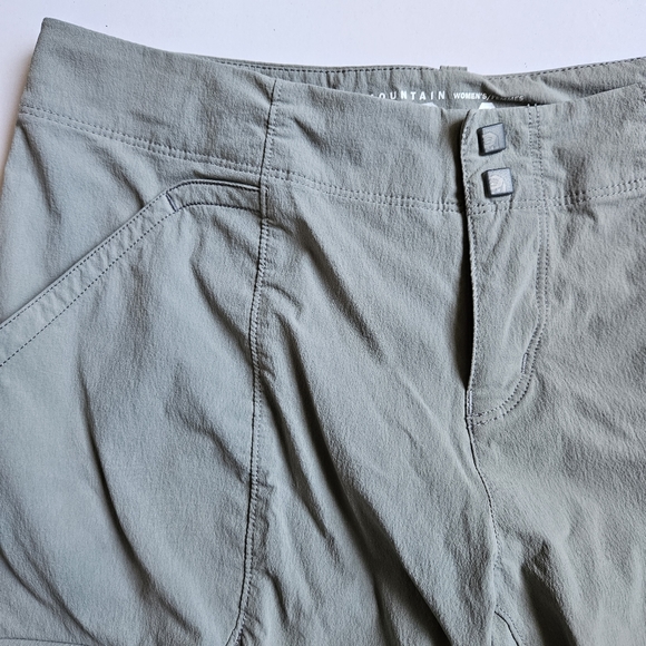 Mountain Hardwear Hiking Shorts - Picture 5 of 6